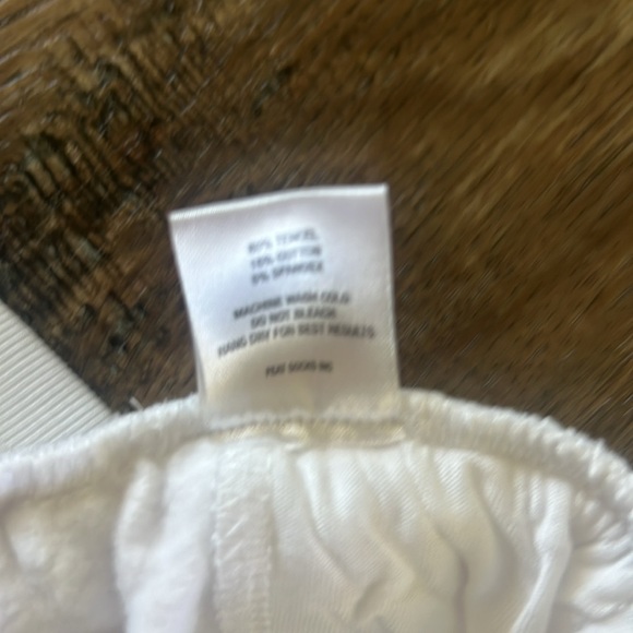 NWT Feat Womens Treecell Short White Super Soft Size Medium - Picture 7 of 7